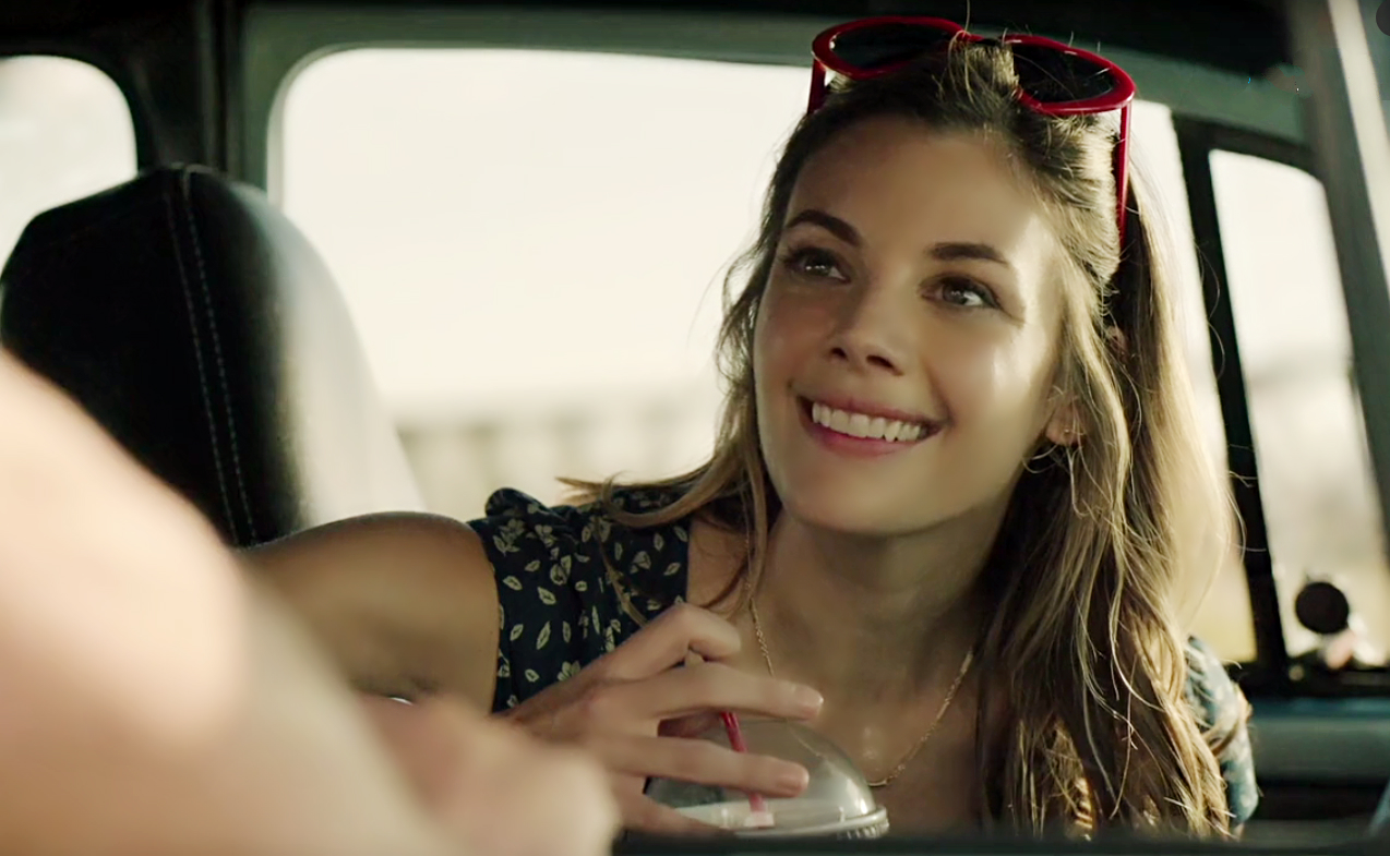 莎拉·哈贝尔的写真-河古镇第一季