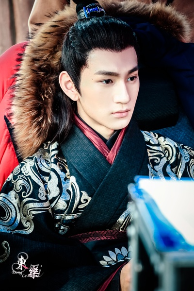 蒋梓乐的写真-粉丝横店梁祝剧组探班...