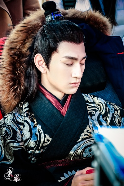 蒋梓乐的写真-粉丝横店梁祝剧组探班...