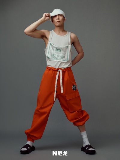 霄宇的写真-霄宇运动风