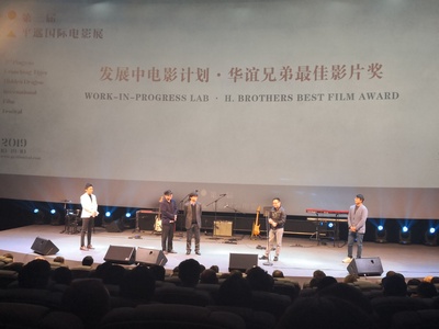 刘军的写真-2019年10月16日，爱...