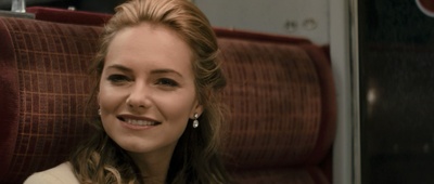 卡拉·托恩顿的写真