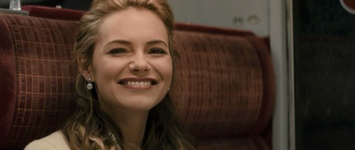 卡拉·托恩顿的写真-from  Last passenger...