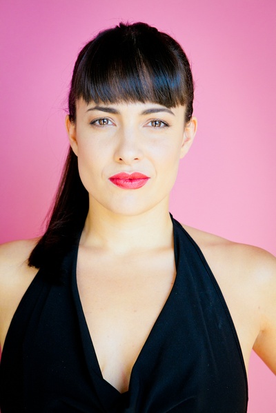 尼古拉·科雷亚·达姆得的写真