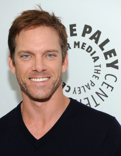 亚当·哈林顿的写真