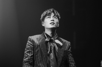 尹斗俊的写真-尹斗俊