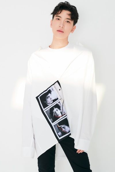 完颜洛绒的写真-完颜洛绒