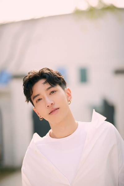 完颜洛绒的写真-完颜洛绒