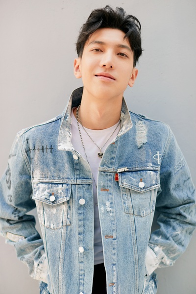 完颜洛绒的写真-完颜洛绒