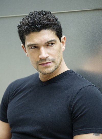 米多·哈马达的写真