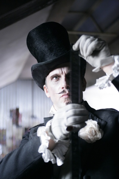 朱利安·布里奇的写真