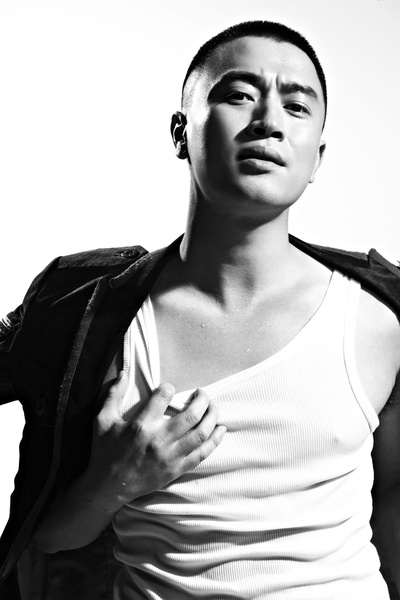 蒋毅的写真-蒋毅时尚湿身大片曝光...