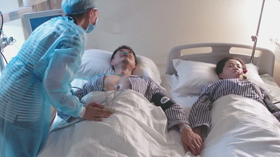 张永健的写真-张永健大叔饰演外科风...