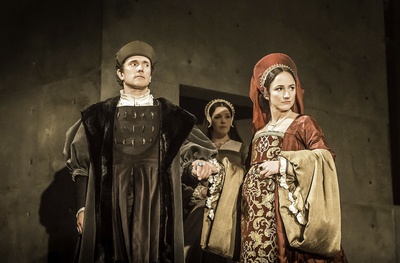 莉迪亚·伦纳德的写真-Wolf Hall