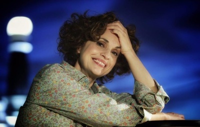 阿德里亚娜·奥佐雷斯的写真