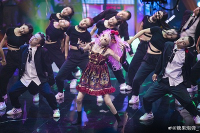 李子璇的写真-蒙面舞王《噩梦》