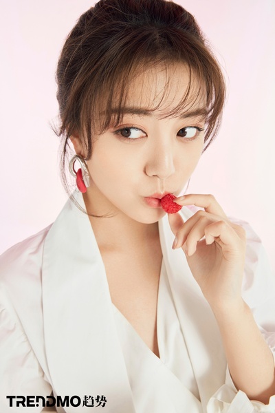 刘人语的写真-2020-5-15 Trendmo...
