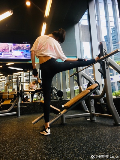 杨斯莹的写真-18.06.30