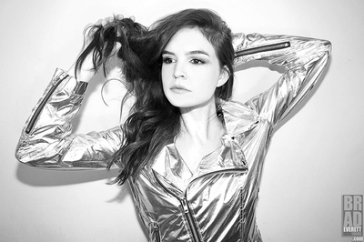 艾米莉·泰拉的写真