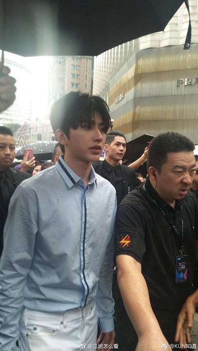 蔡徐坤的写真-原图