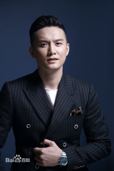 王冠的写真-王冠 Benson