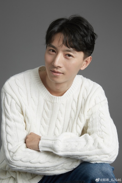 郑希的写真-配音演员、配音导演郑...