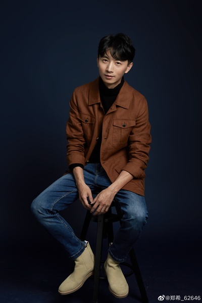 郑希的写真-配音演员、配音导演郑...