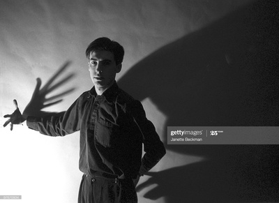 Frank Tovey的写真