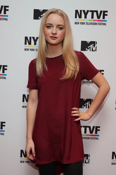 安娜·雅克贝-海伦的写真