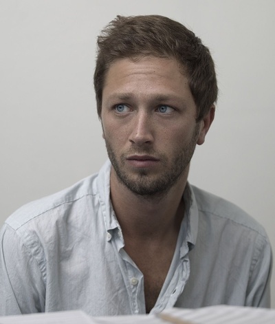 艾邦·摩斯-巴克拉赫的写真