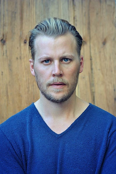 大卫·霍夫林的写真-好严肃