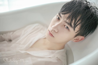 查杰的写真-查杰早期写真，来源微...