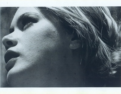 西奥多拉·伍利的写真