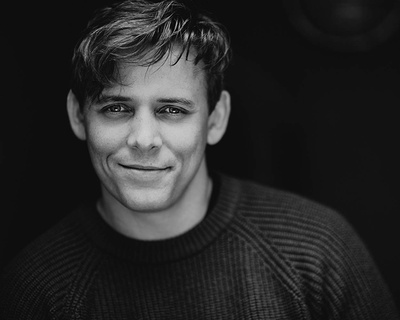 詹姆斯·霍尔的写真